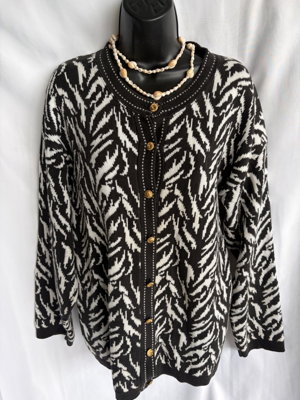 Vintage British Vogue Cardigan Sweater Black/White, sz L, 23” PTP, 26” L